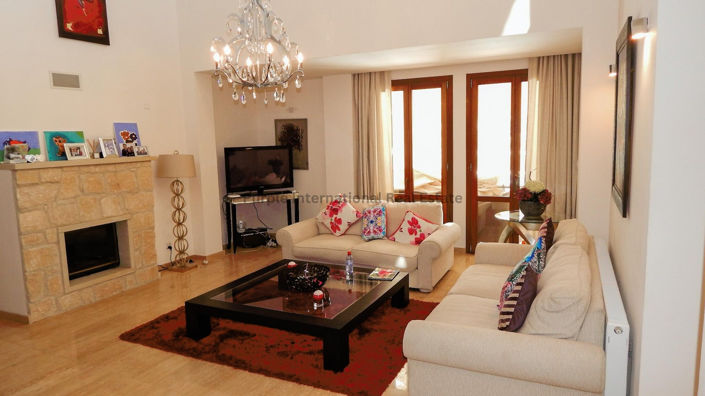 Image No.2-5 Bed Villa for sale