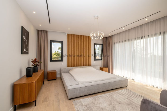 Image No.12-7 Bed Villa for sale