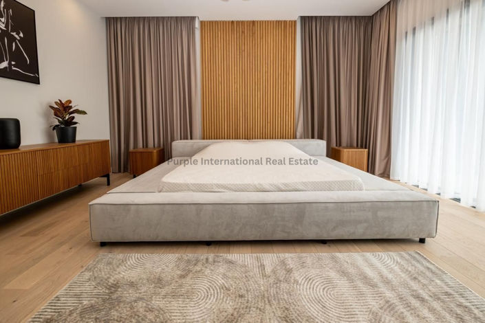 Image No.20-7 Bed Villa for sale