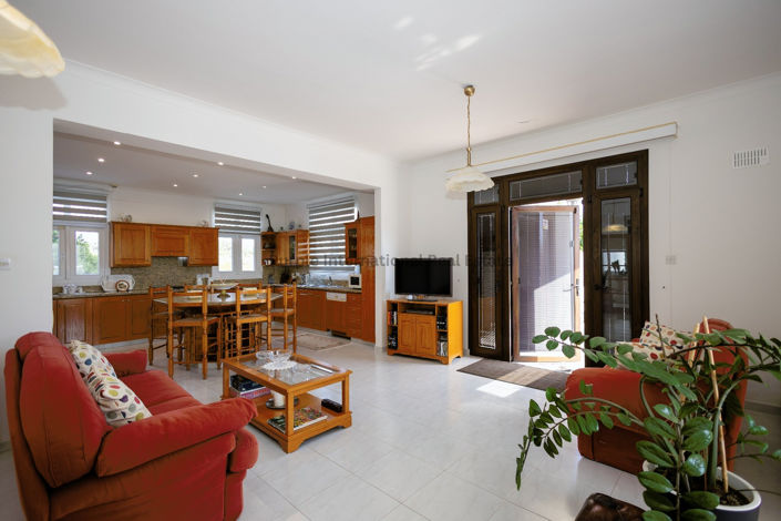 Image No.15-7 Bed Villa for sale