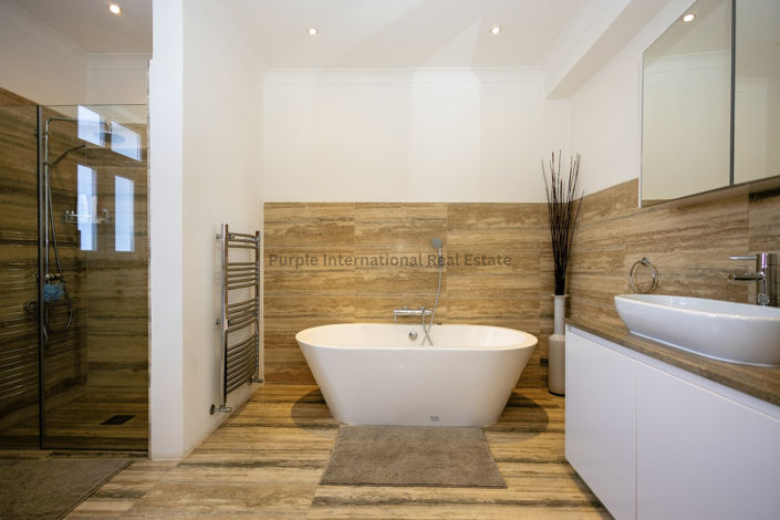 Image No.26-7 Bed Villa for sale