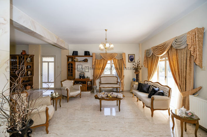 Image No.12-Villa de 4 chambres à vendre à Aradippou