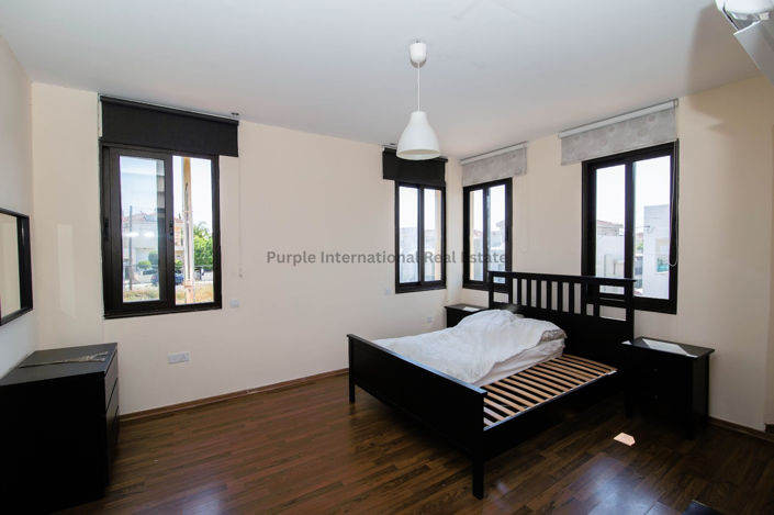 Image No.11-Villa de 7 chambres à vendre à Aradippou