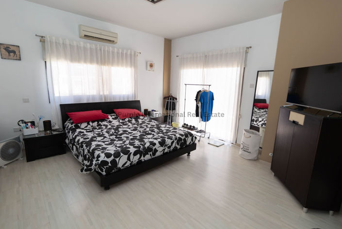 Image No.9-3 Bed Villa for sale