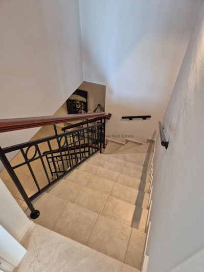 Image No.10-4 Bed Villa for sale