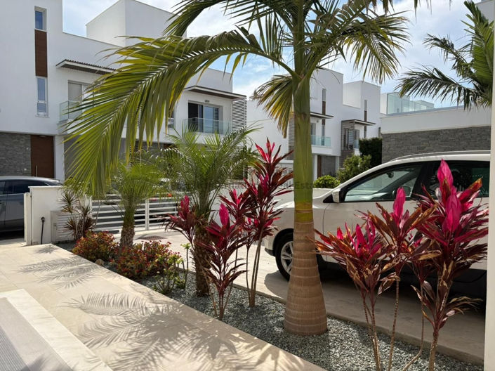 Image No.18-7 Bed Villa for sale