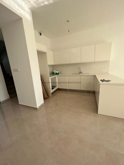 Image No.4-3 Bed Townhouse for sale