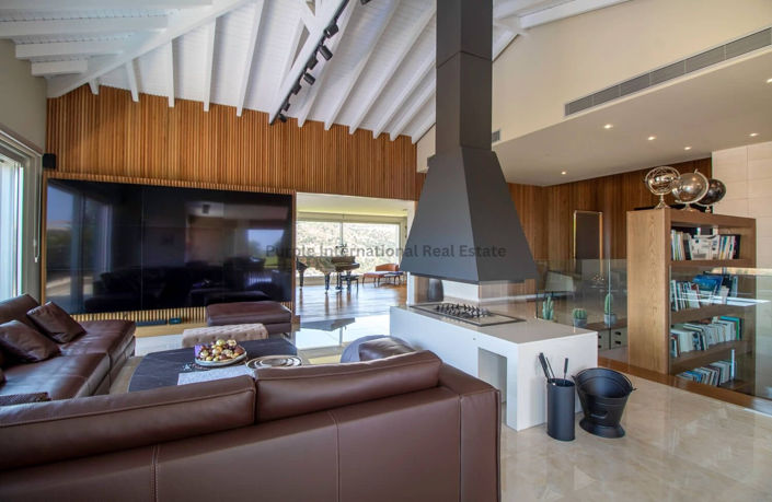 Image No.2-4 Bed Villa for sale