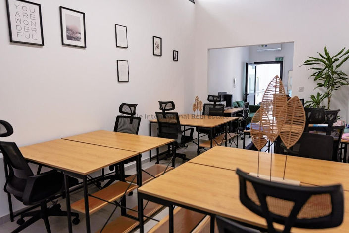 Image No.2-Commercial à vendre à Limassol