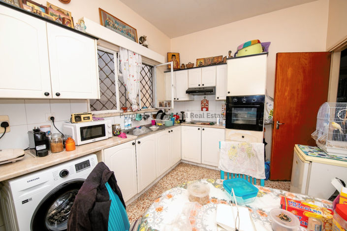 Image No.16-2 Bed Commercial for sale