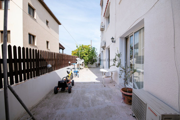 Image No.26-6 Bed Property for sale