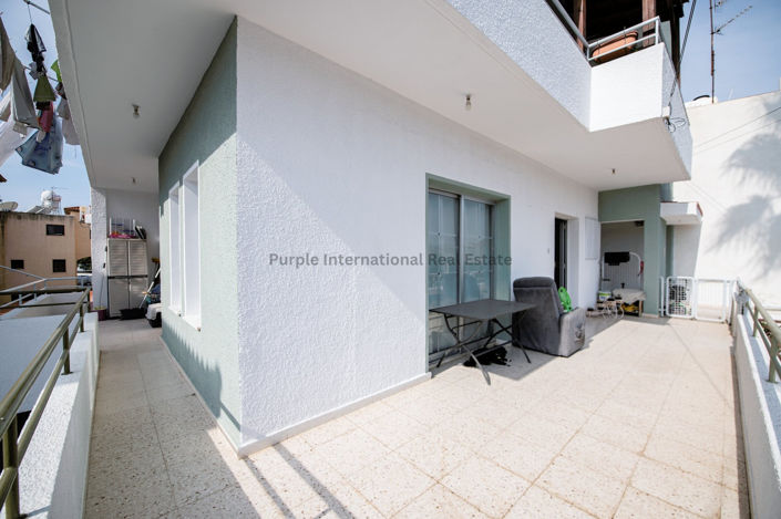 Image No.28-6 Bed Property for sale