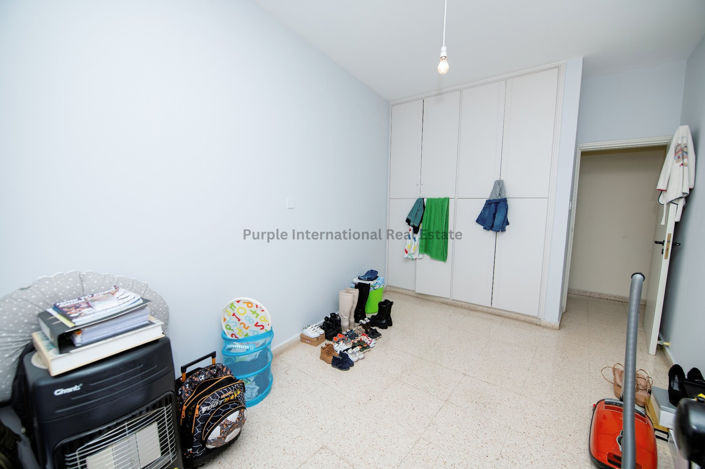 Image No.37-6 Bed Property for sale