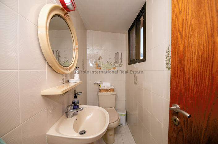 Image No.54-6 Bed Property for sale