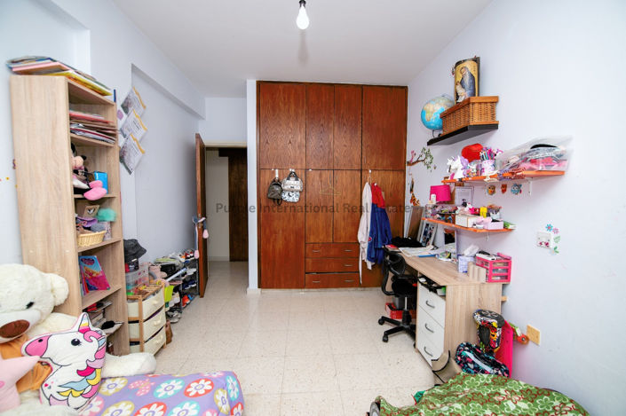 Image No.56-6 Bed Property for sale