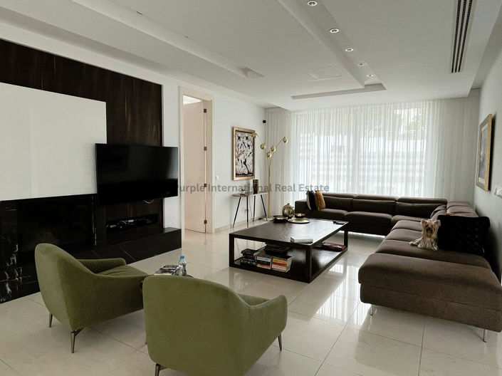 Image No.2-5 Bed Villa for sale