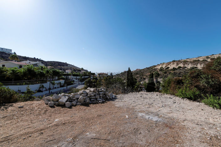 Image No.5-2 Bed Land for sale