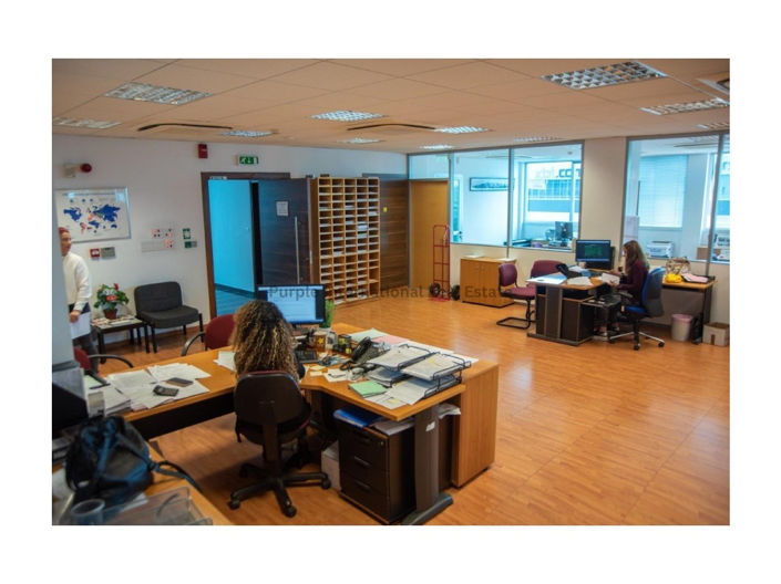 Image No.4-Commercial à vendre à Agios Athanasios