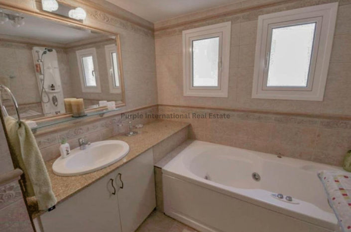 Image No.10-4 Bed Villa for sale