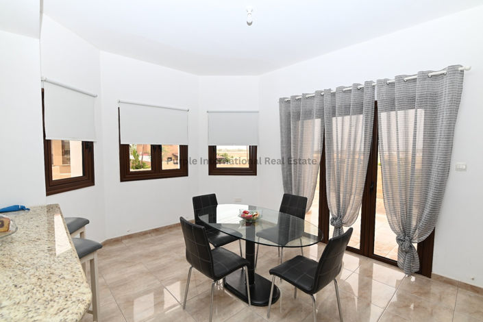 Image No.2-4 Bed Villa for sale