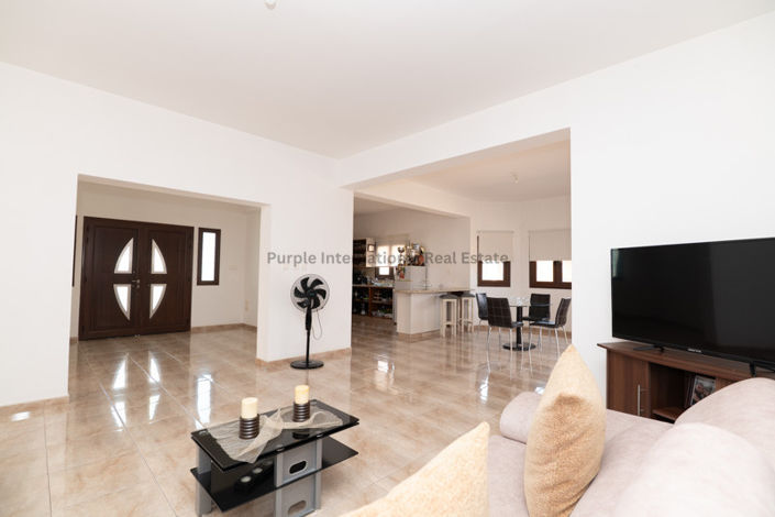 Image No.3-4 Bed Villa for sale