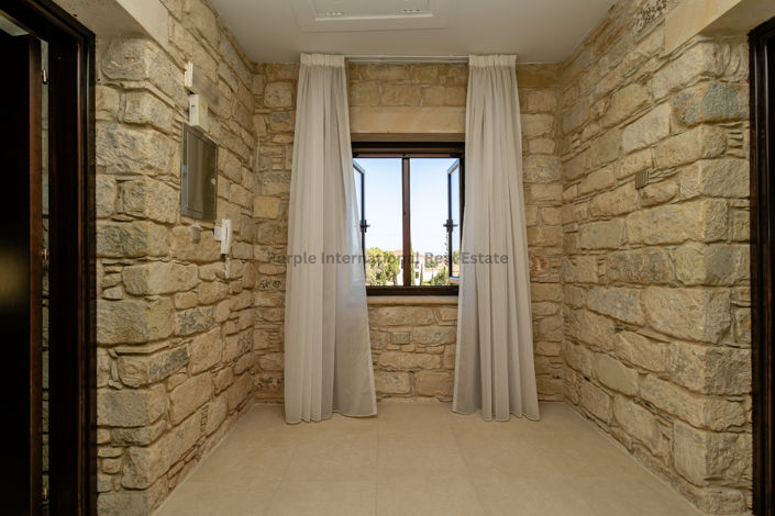 Image No.36-Villa de 6 chambres à vendre à Pervolia