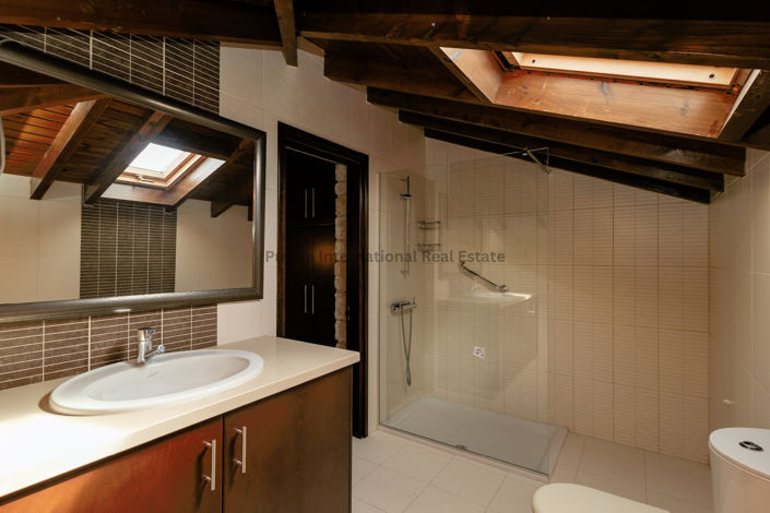 Image No.38-Villa de 6 chambres à vendre à Pervolia