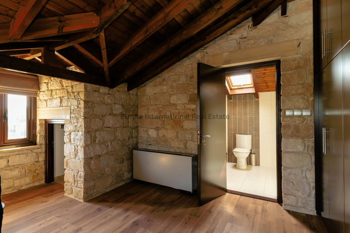 Image No.44-Villa de 6 chambres à vendre à Pervolia