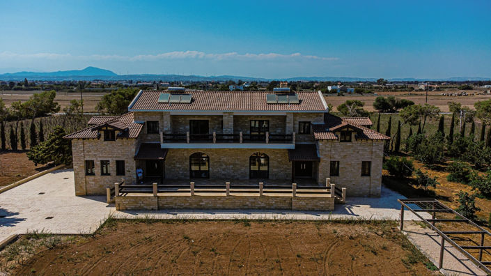 Image No.47-Villa de 6 chambres à vendre à Pervolia