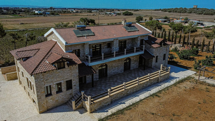 Image No.48-Villa de 6 chambres à vendre à Pervolia