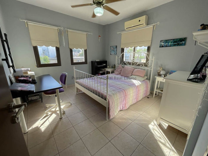 Image No.4-Villa de 4 chambres à vendre à Aradippou