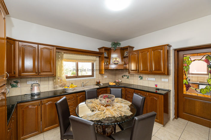 Image No.5-Villa de 4 chambres à vendre à Kiti