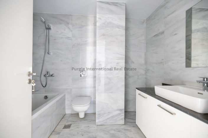 Image No.10-Appartement de 4 chambres à vendre à Mckenzie