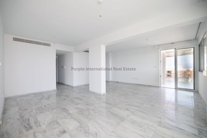 Image No.6-Appartement de 4 chambres à vendre à Mckenzie