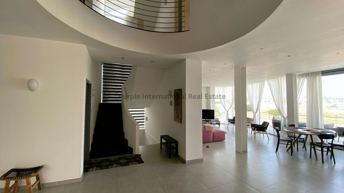 Image No.10-Villa de 5 chambres à vendre à Aradippou