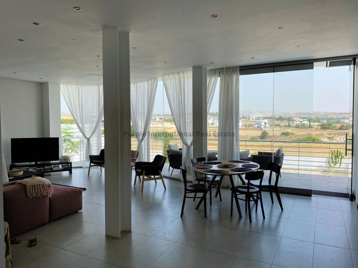 Image No.2-Villa de 5 chambres à vendre à Aradippou