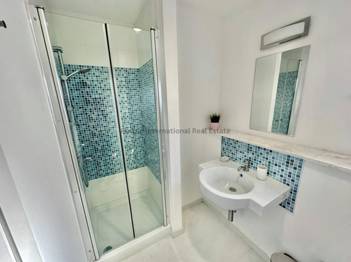 Image No.28-Villa de 5 chambres à vendre à Aradippou