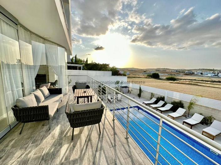 Image No.3-Villa de 5 chambres à vendre à Aradippou