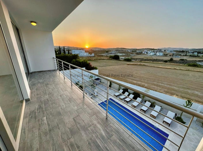 Image No.40-Villa de 5 chambres à vendre à Aradippou