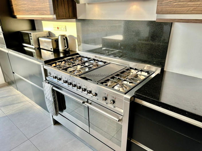 Image No.9-Villa de 5 chambres à vendre à Aradippou