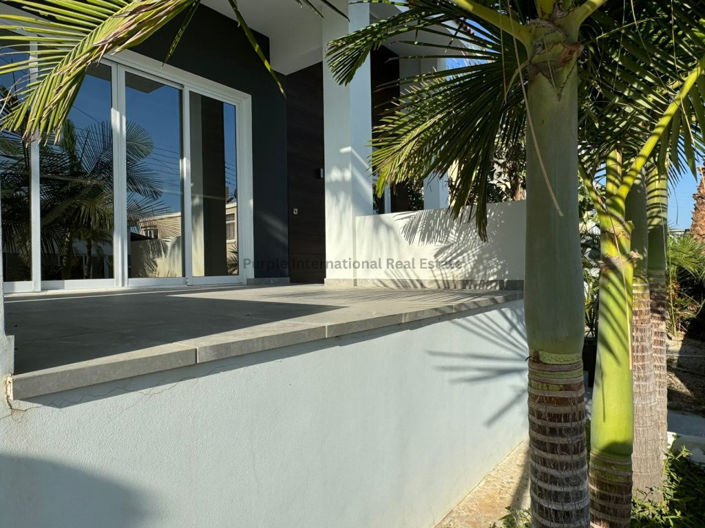 Image No.8-4 Bed Villa for sale