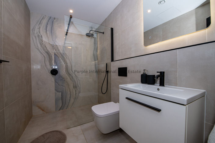 Image No.23-Villa de 5 chambres à vendre à Peyia