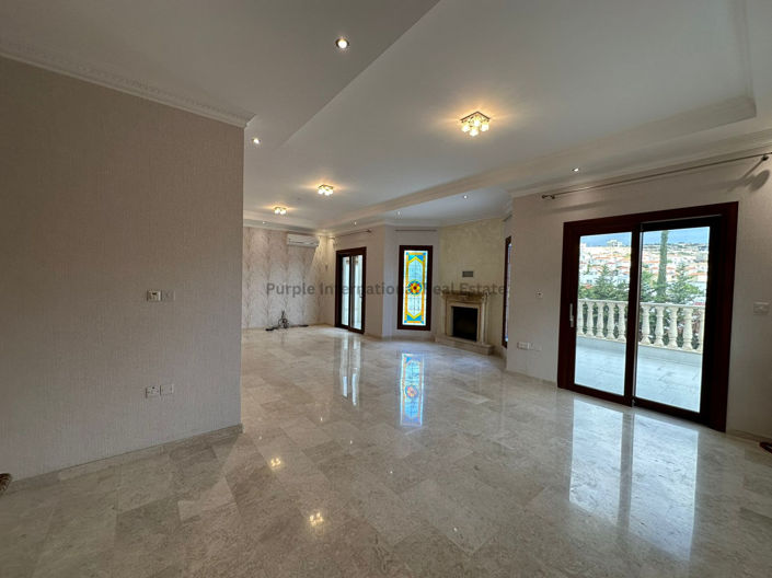 Image No.2-4 Bed Villa for sale