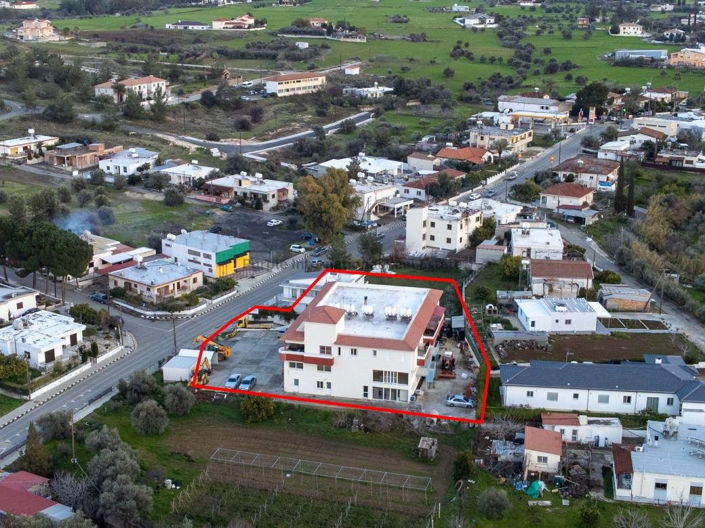 Image No.2-Commercial à vendre à Nicosie