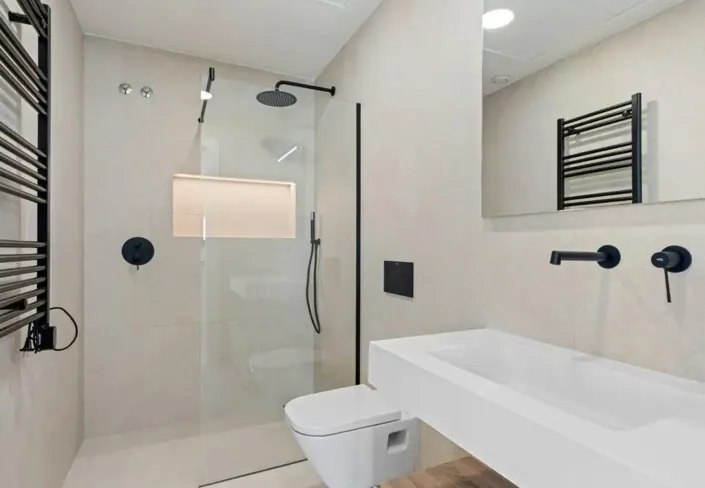 Image No.18-3 Bed Apartment for sale