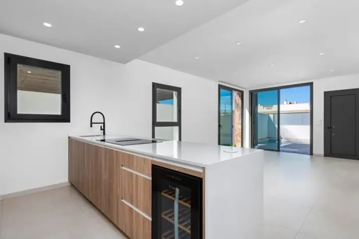 Image No.23-3 Bed Apartment for sale