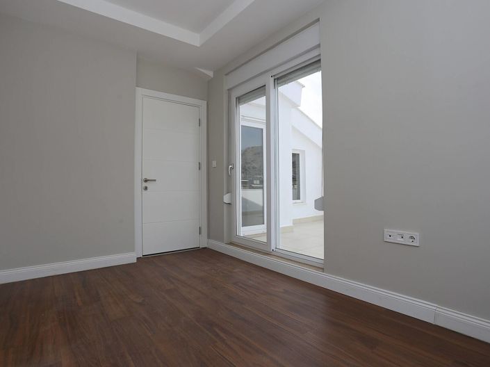 Image No.19-3 Bed Apartment for sale