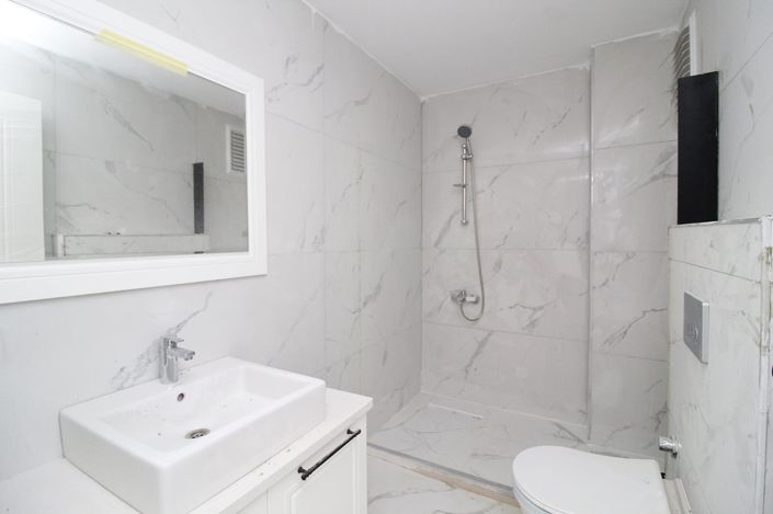 Image No.17-5 Bed Apartment for sale