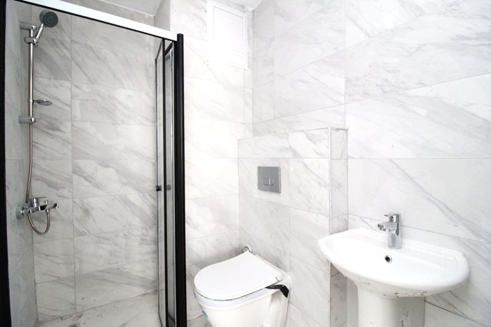 Image No.19-5 Bed Apartment for sale