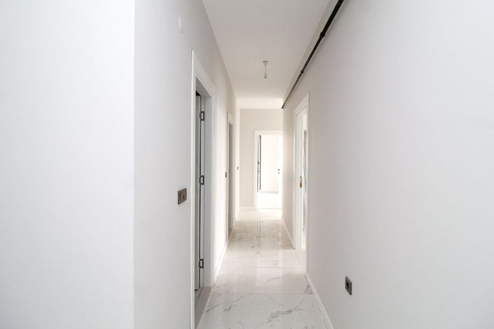 Image No.22-5 Bed Apartment for sale